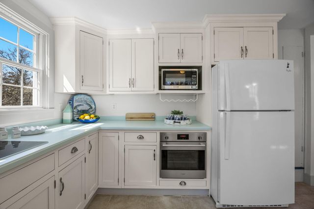 27 Whereaway Lane, Wellfleet, MA 02667