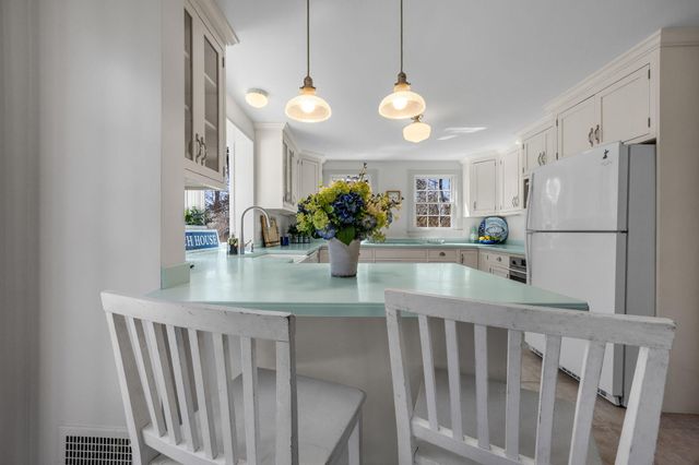 27 Whereaway Lane, Wellfleet, MA 02667