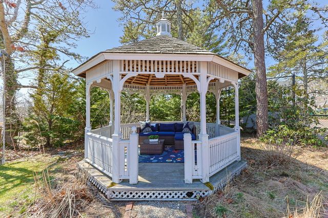 27 Whereaway Lane, Wellfleet, MA 02667