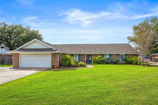 4712 W Quail Hollow Drive, Lake Charles, LA 70605