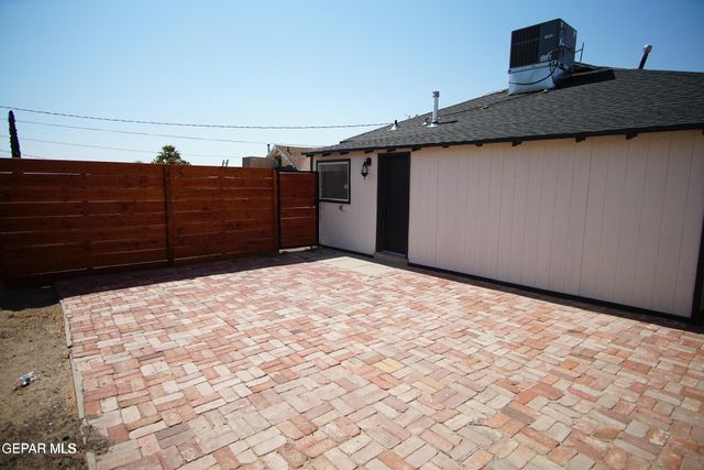 2405 LEBANON Avenue, El Paso, TX 79930