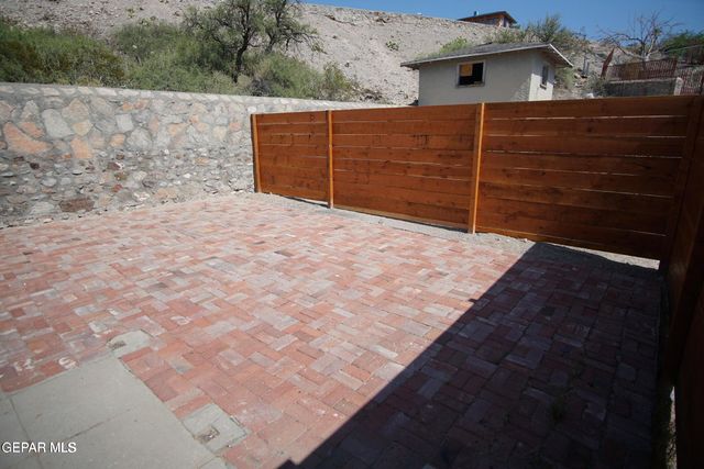 2405 LEBANON Avenue, El Paso, TX 79930