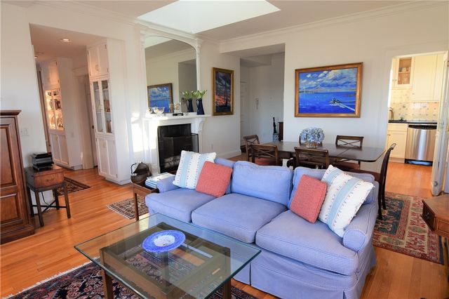 35 Chastellux Avenue J, Newport, RI 02840