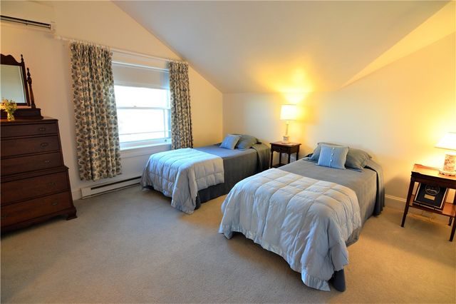 35 Chastellux Avenue J, Newport, RI 02840