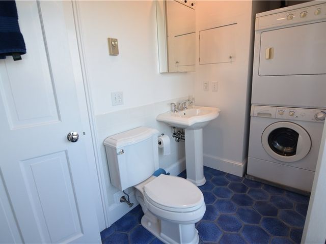 35 Chastellux Avenue J, Newport, RI 02840