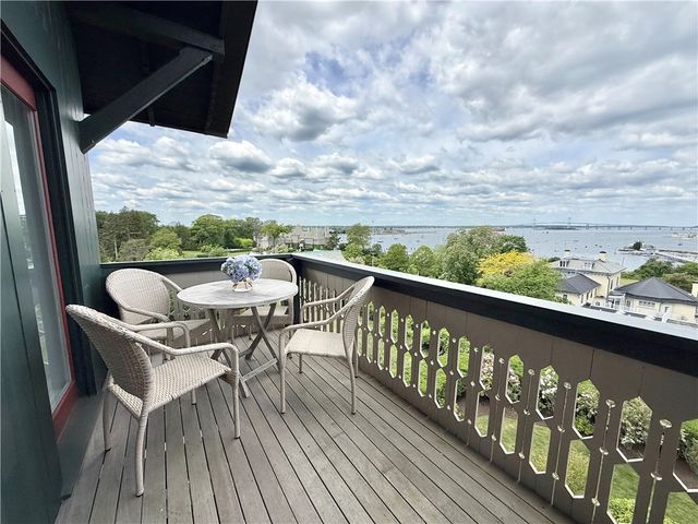 35 Chastellux Avenue J, Newport, RI 02840