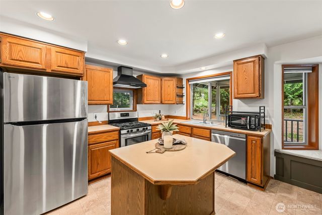 6537 Seabeck Highway, Bremerton, WA 98312