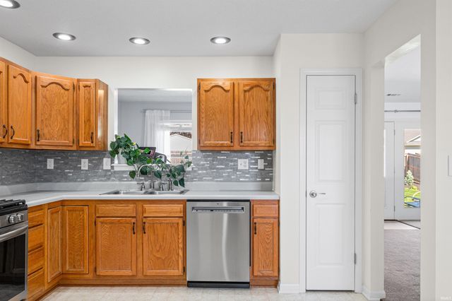 208 Penridge Lane, Lafayette, IN 47905