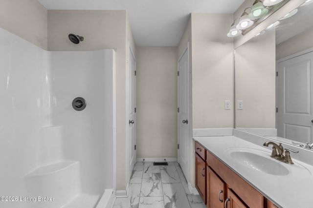 10012 Crooked Oak Way, Louisville, KY 40291