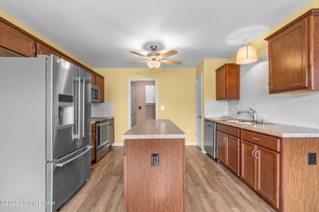 10012 Crooked Oak Way, Louisville, KY 40291