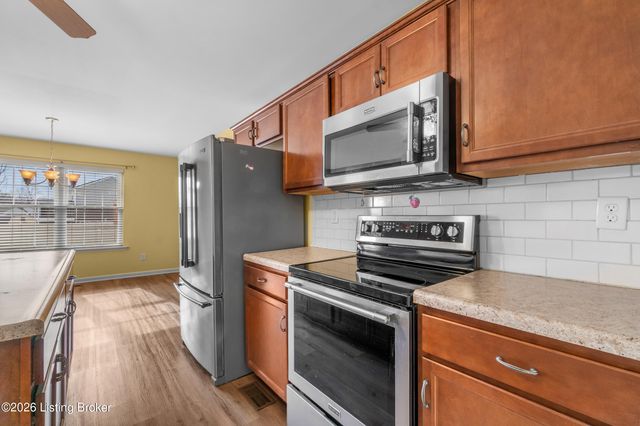 10012 Crooked Oak Way, Louisville, KY 40291