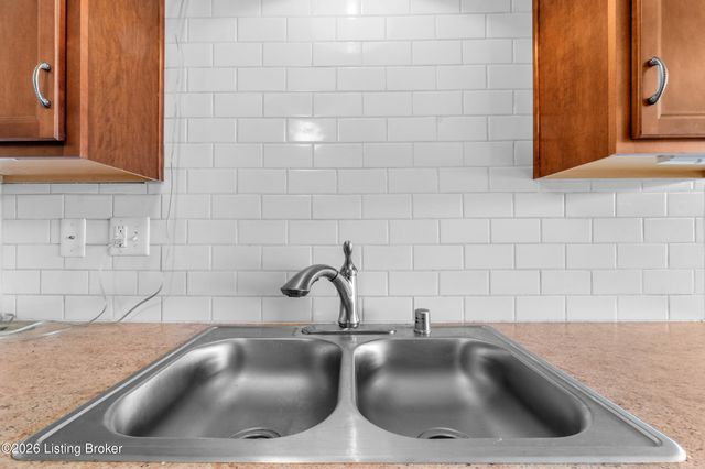 10012 Crooked Oak Way, Louisville, KY 40291