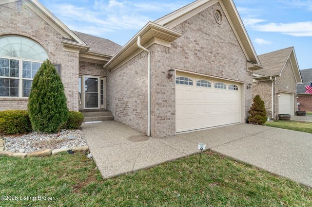 10012 Crooked Oak Way, Louisville, KY 40291