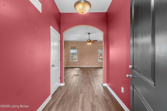 10012 Crooked Oak Way, Louisville, KY 40291