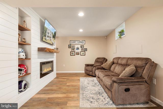 603 CRYSTAL LN, Strasburg, VA 22657