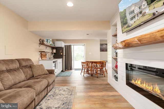 603 CRYSTAL LN, Strasburg, VA 22657