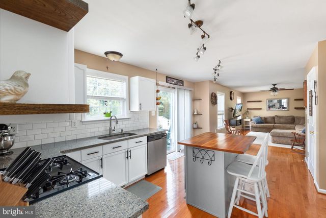 603 CRYSTAL LN, Strasburg, VA 22657