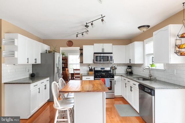 603 CRYSTAL LN, Strasburg, VA 22657