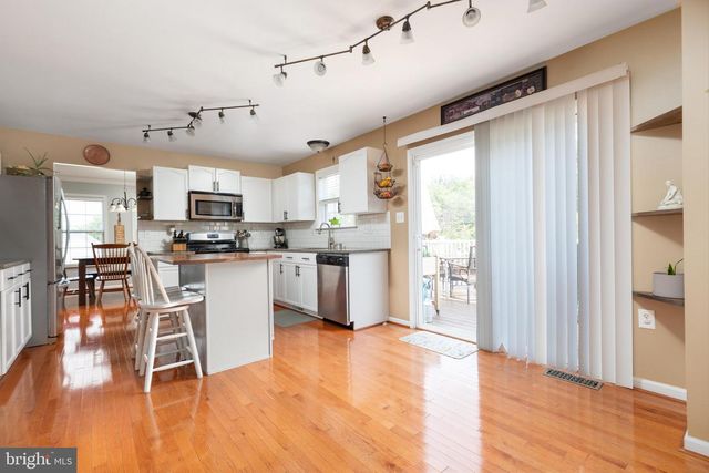 603 CRYSTAL LN, Strasburg, VA 22657