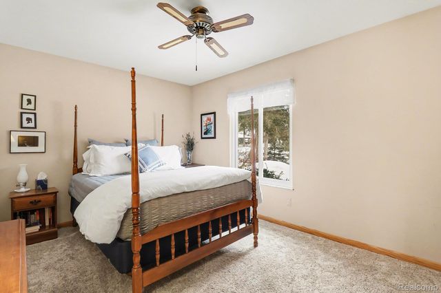 3594 Cordley Lake Road, Hamburg Township, MI 48169