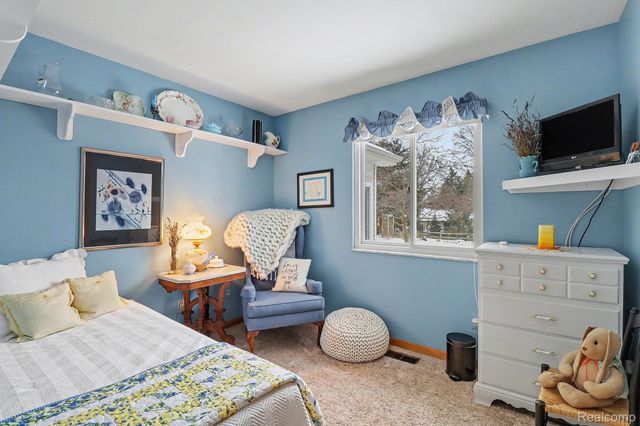 3594 Cordley Lake Road, Hamburg Township, MI 48169