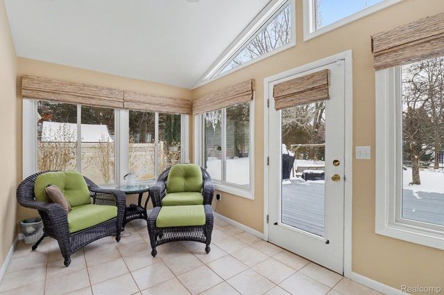 3594 Cordley Lake Road, Hamburg Township, MI 48169