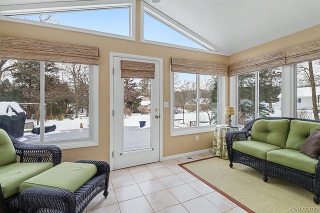 3594 Cordley Lake Road, Hamburg Township, MI 48169