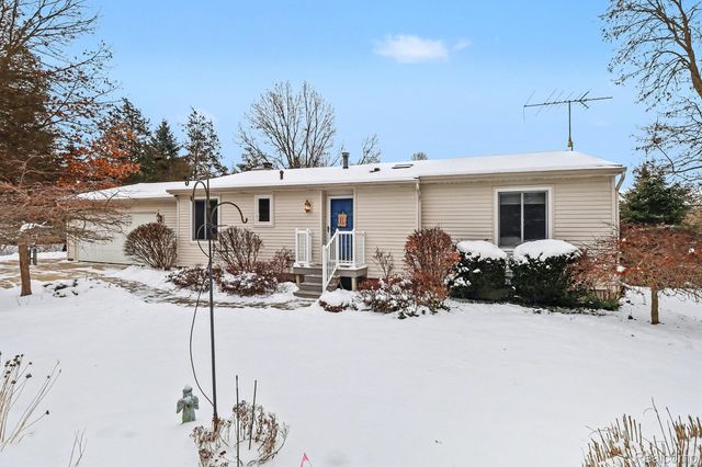 3594 Cordley Lake Road, Hamburg Township, MI 48169