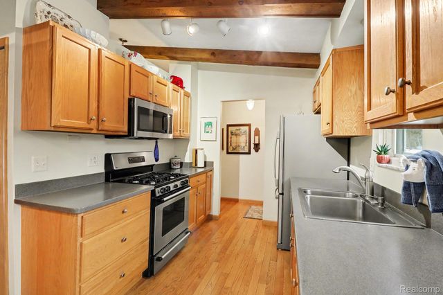 3594 Cordley Lake Road, Hamburg Township, MI 48169