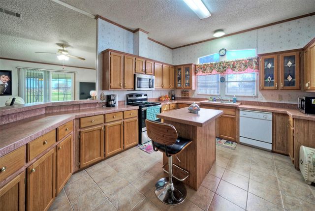 901 County Road 134 RD, Hutto, TX 78634