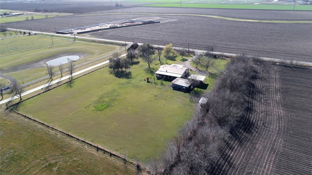 901 County Road 134 RD, Hutto, TX 78634