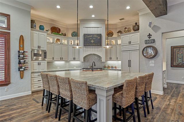 40 Logansport Court, Montgomery, TX 77356