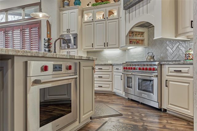 40 Logansport Court, Montgomery, TX 77356