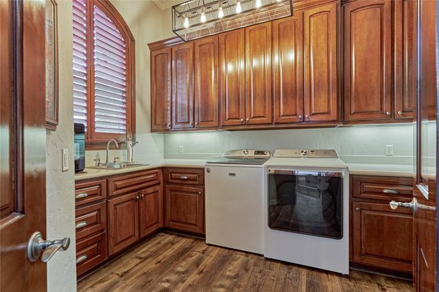 40 Logansport Court, Montgomery, TX 77356