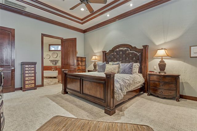 40 Logansport Court, Montgomery, TX 77356