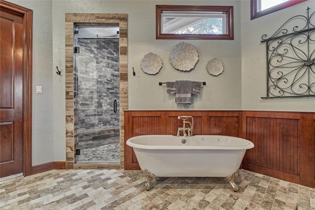 40 Logansport Court, Montgomery, TX 77356