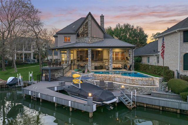 40 Logansport Court, Montgomery, TX 77356