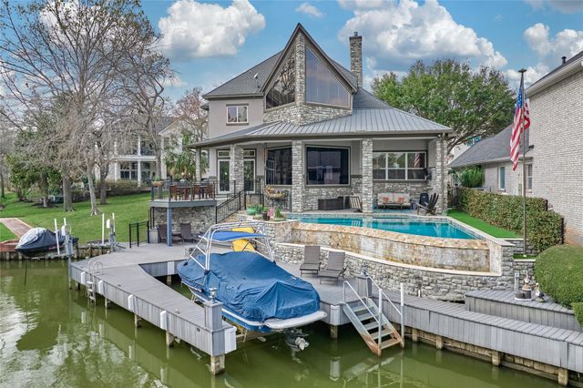 40 Logansport Court, Montgomery, TX 77356