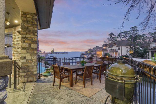 40 Logansport Court, Montgomery, TX 77356