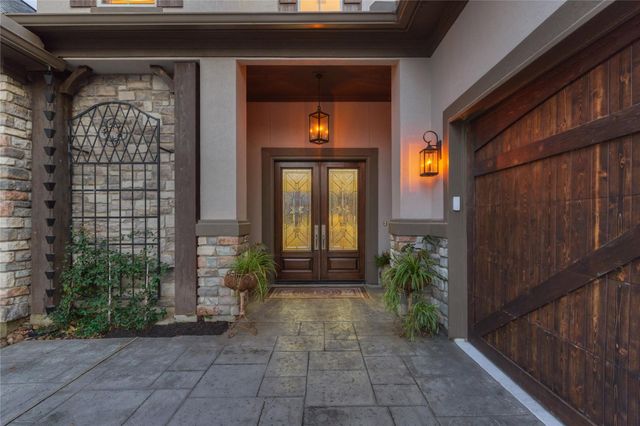 40 Logansport Court, Montgomery, TX 77356