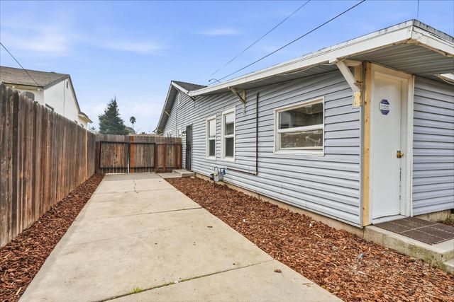 1431 E Shields Avenue, Fresno, CA 93704