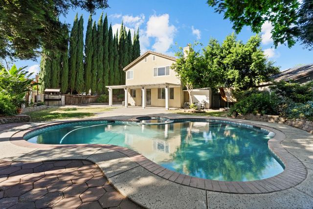 6623 Brook Falls Cir, Stockton, CA 95219
