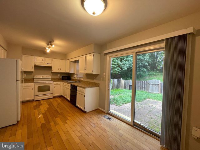 11951 ARTERY DR, Fairfax, VA 22030