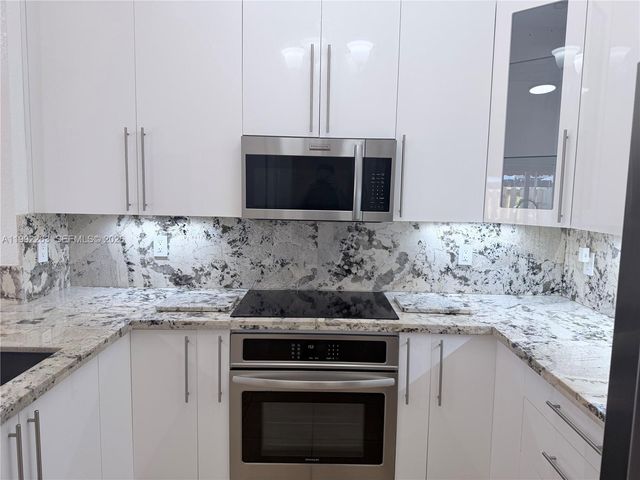 16948 SW 137th Psge, Miami, FL 33177