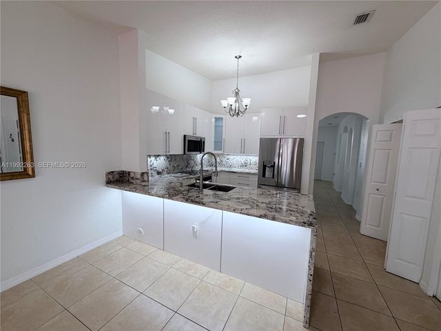 16948 SW 137th Psge, Miami, FL 33177