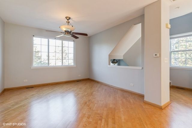 732 Hanbury Drive 31, Des Plaines, IL 60016