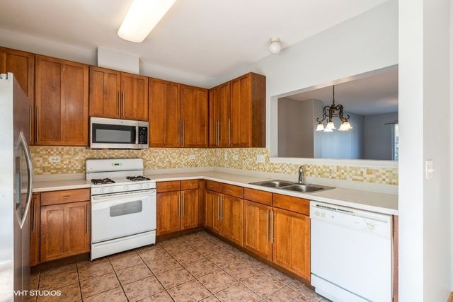 732 Hanbury Drive 31, Des Plaines, IL 60016