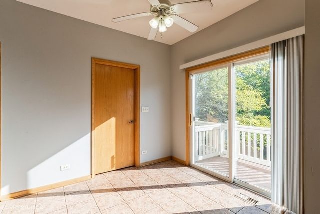732 Hanbury Drive 31, Des Plaines, IL 60016