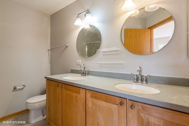 732 Hanbury Drive 31, Des Plaines, IL 60016