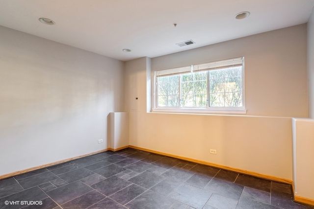 732 Hanbury Drive 31, Des Plaines, IL 60016